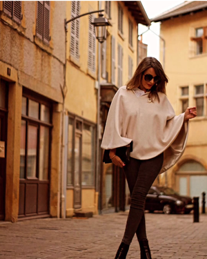 Poncho Charlotte Russe Avec Rosace - Taille Unique, Neuf Avec étiquettes